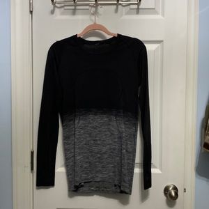 Lululemon long sleeve swiftly